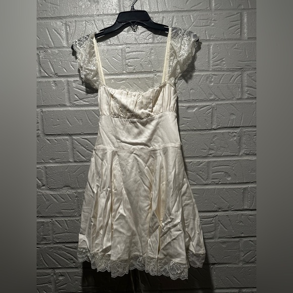 New House Of CB Kaia Mini Dress In Ivory Size Small - Picture 4 of 10